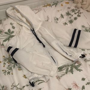 Brandy Melville cropped wind breaker